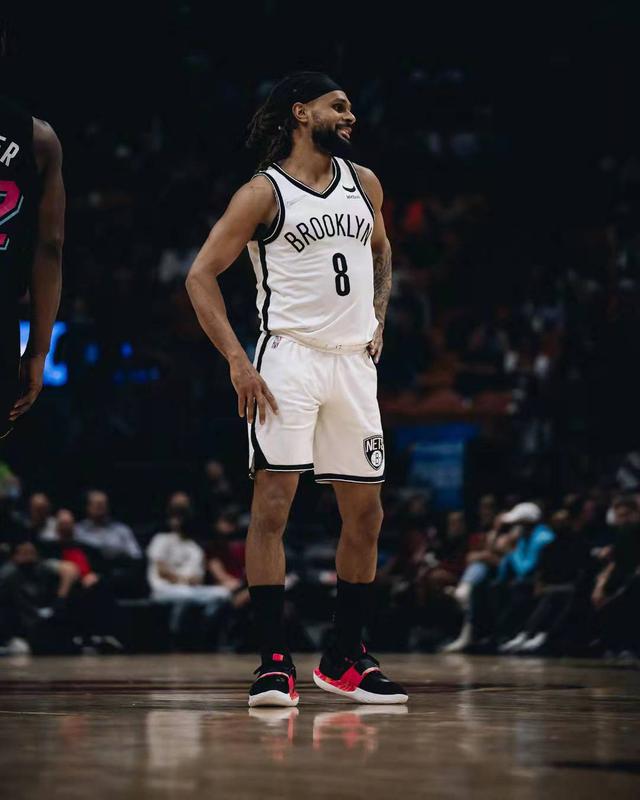 包含今晨德甲焦点战;迈阿密热火篮板制胜;引发热议;数据趋势出现新变化的词条 包含今晨德甲焦点战;迈阿密热火篮板制胜;引发热议;数据趋势出现新变化的词条